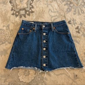 Levi’s Button Up Denim Skirt